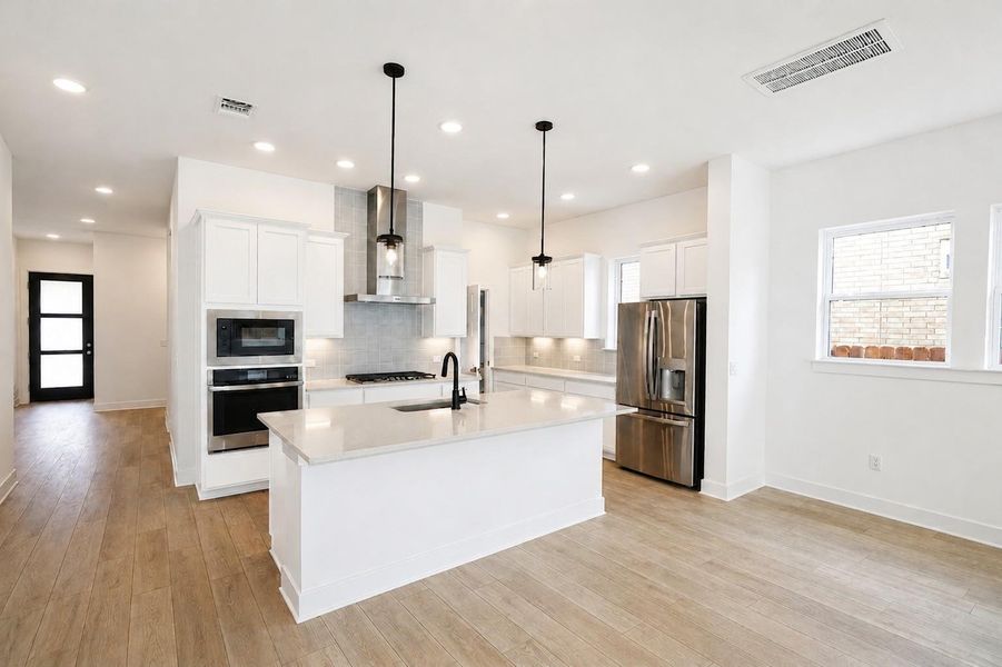 Marshall Salt Flat Kitchen (Photo shown is from a completed home with the same floorplan and similar design selections. Actual design selections may very slightly) Marshall Salt Flat Kitchen (Photo shown is from a completed home with the same floorplan and similar design selections. Actual design selections may very slightly)