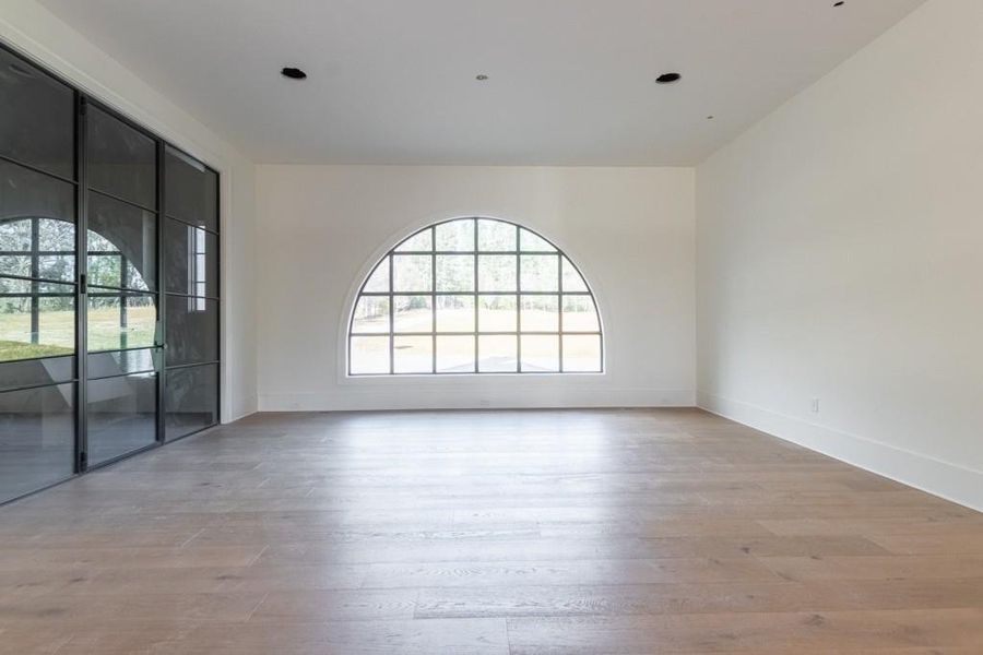 Spacious, unfurnished interior of a new home in , Milton (Image 38).