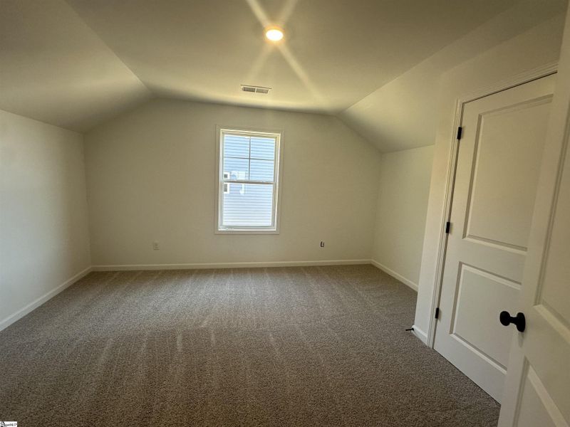 Spacious, unfurnished interior of a new home in Shiloh Trail, Wellford (Image 36).