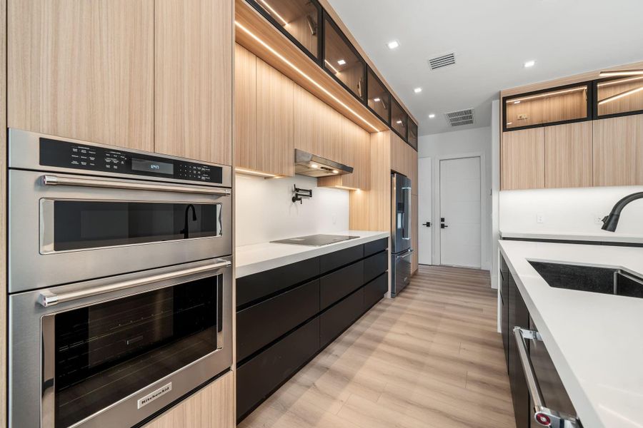 Furnished interior view inside a new home in , Loxahatchee (Image 9).
