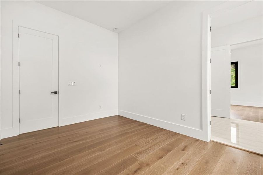 Spacious, unfurnished interior of a new home in , Atlanta (Image 57).