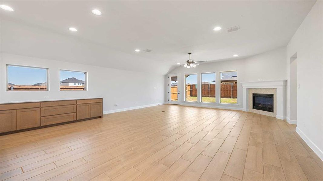 Spacious, unfurnished interior of a new home in Cambridge Crossing, Celina (Image 20).