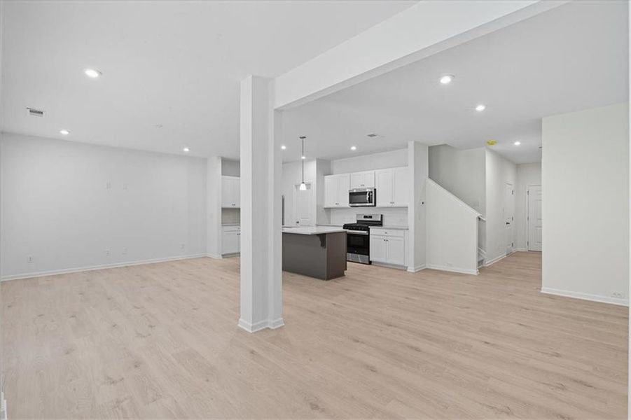 Spacious, unfurnished interior of a new home in Park Center Pointe, Austell (Image 24).