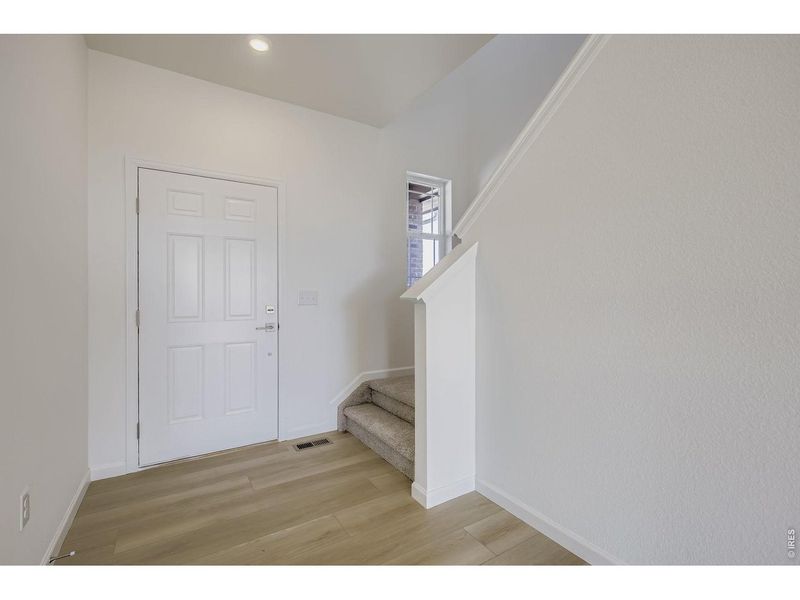 Spacious, unfurnished interior of a new home in Country Club Reserve, Fort Collins (Image 25).