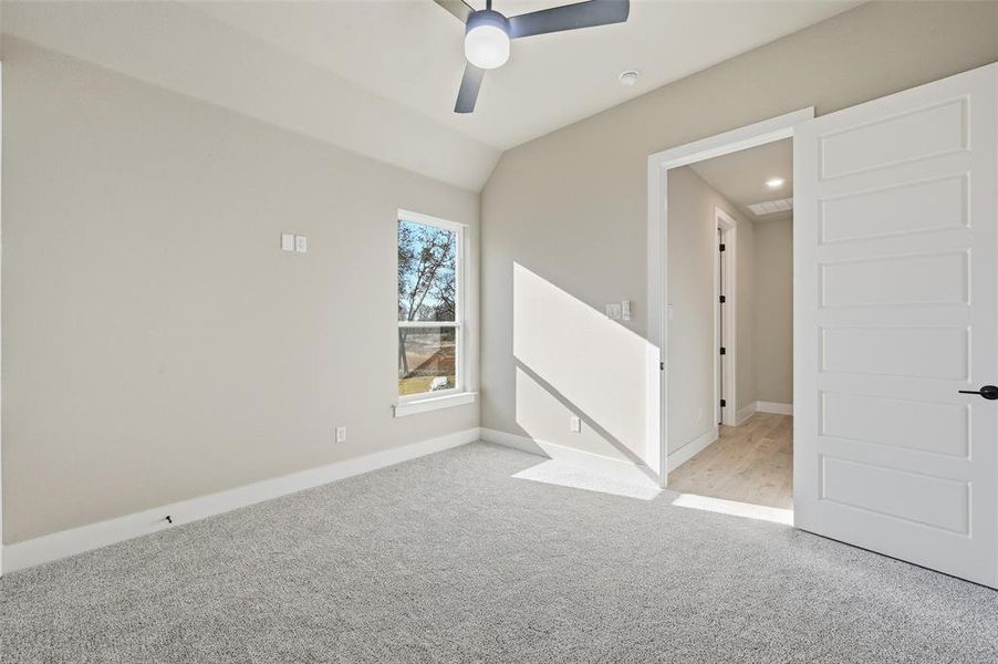 Spacious, unfurnished interior of a new home in Escondido Ranches, Poolville (Image 38).