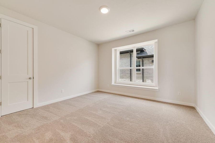 Spacious, unfurnished interior of a new home in Edgewater, Fate (Image 21).