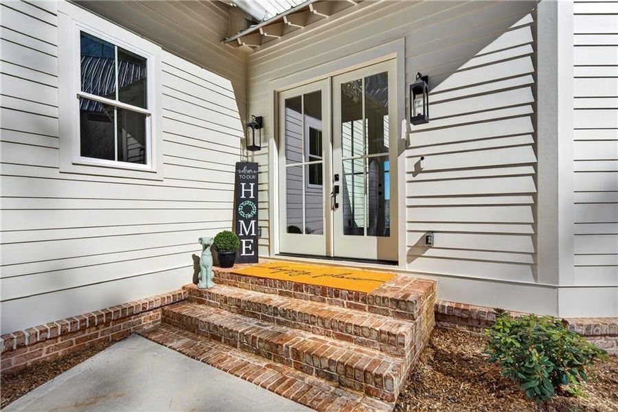 Exterior details and patio area of a home in , Eatonton (Image 4).