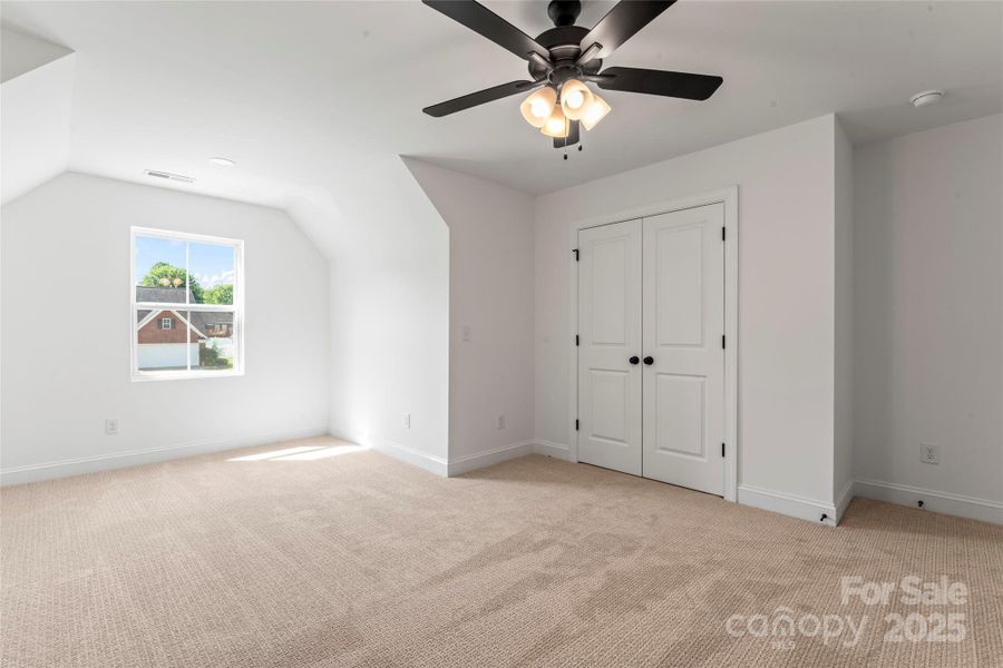 Spacious, unfurnished interior of a new home in , Harrisburg (Image 27).