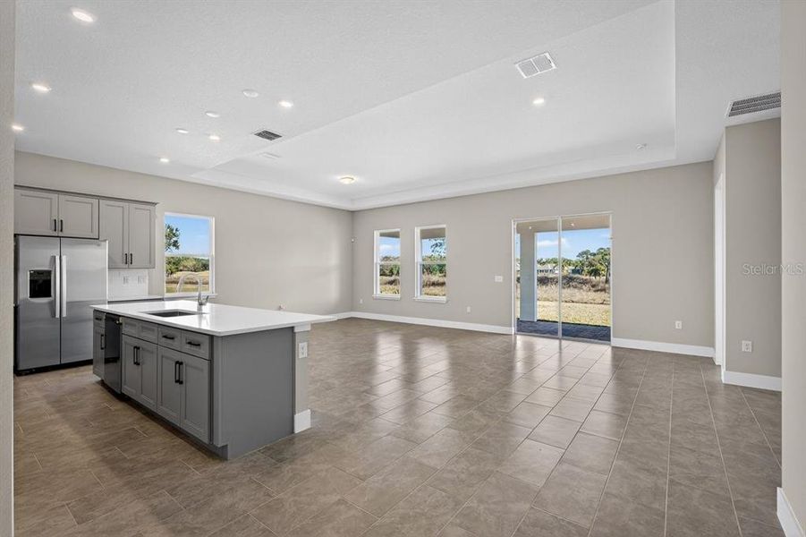 Spacious, unfurnished interior of a new home in Gray Hawk at Hole Two, Daytona Beach (Image 20).