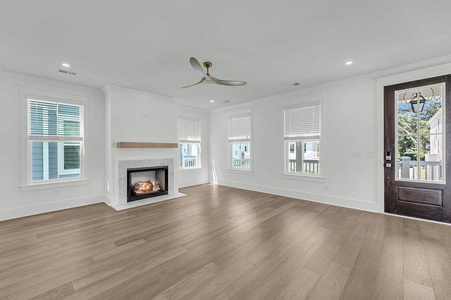 Spacious, unfurnished interior of a new home in Central Park, Charleston (Image 14).