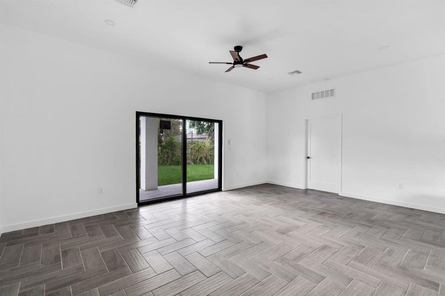 8-web-or-mls-2551NW14th-8
