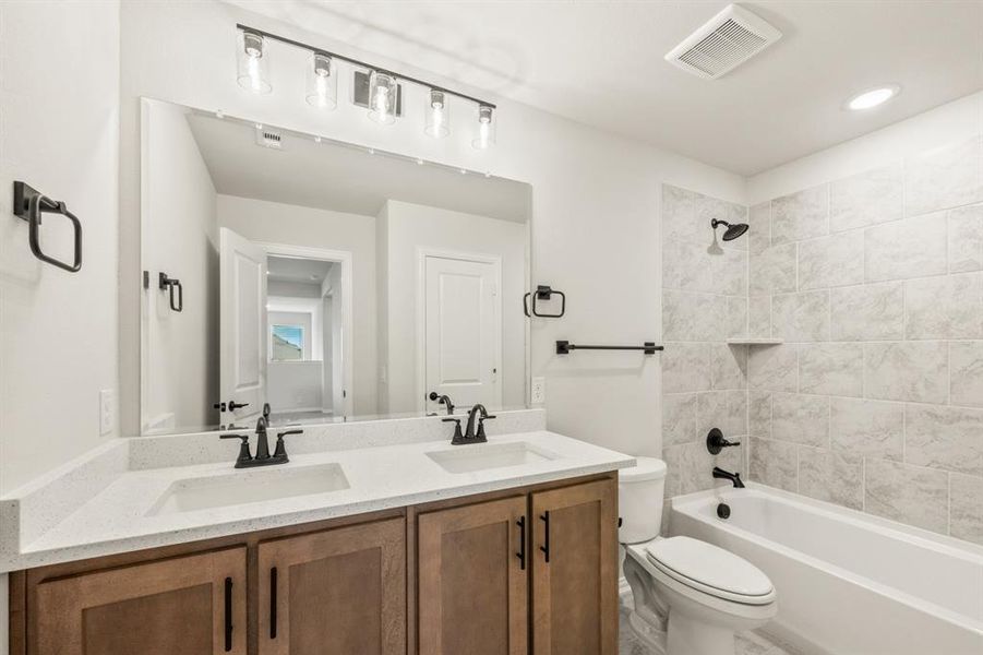 Furnished interior view inside a new home in Heartland Classic 60, Heartland (Image 12). Furnished interior view inside a new home in Heartland Classic 60, Heartland (Image 12).