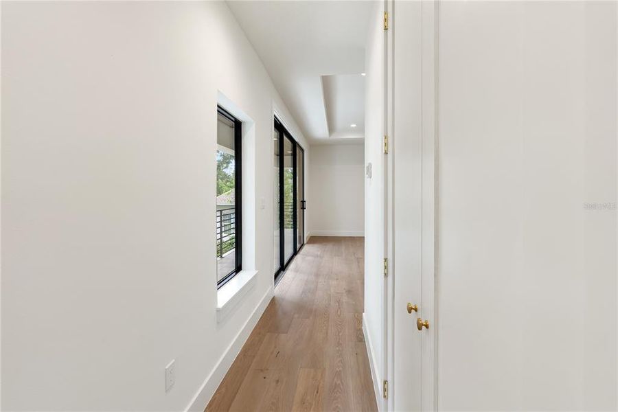 Spacious, unfurnished interior of a new home in , Sarasota (Image 63).