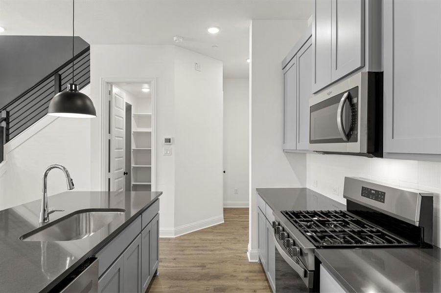 10. 3908 Keya - Kitchen (3)