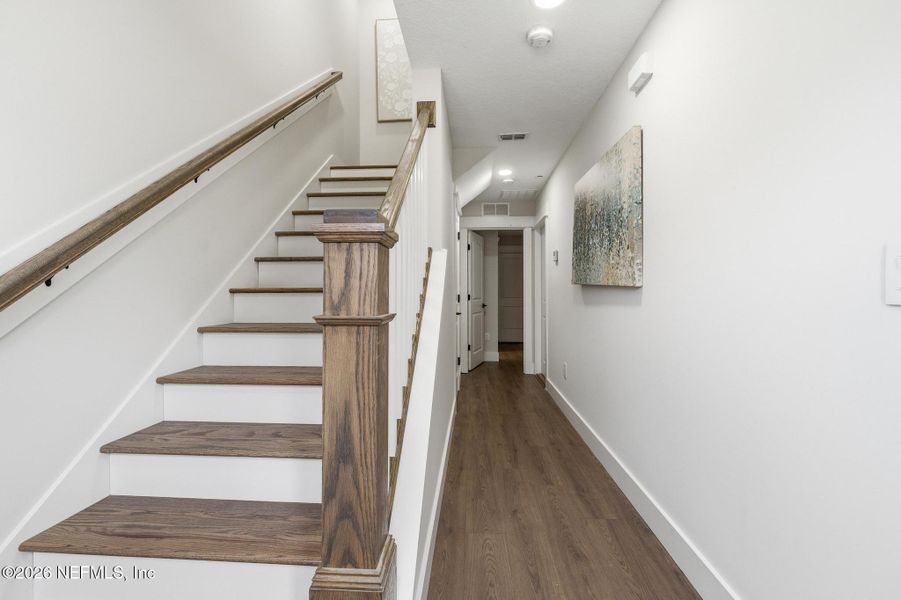 Spacious, unfurnished interior of a new home in , Jacksonville Beach (Image 21).