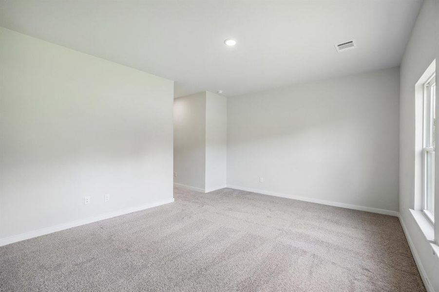 Spacious, unfurnished interior of a new home in Ambergrove, Royse City (Image 30).