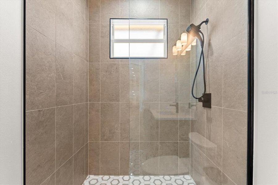 Image 75 of a home in .