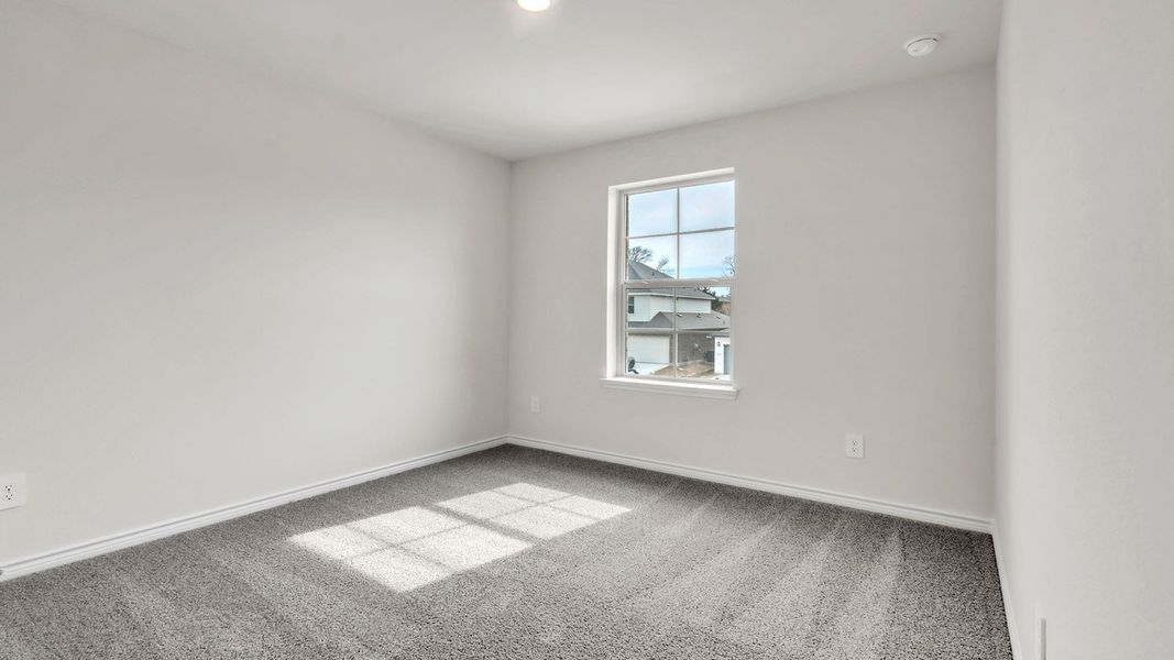 Spacious, unfurnished interior of a new home in The Landing at Hidden Lakes, McKinney (Image 27).