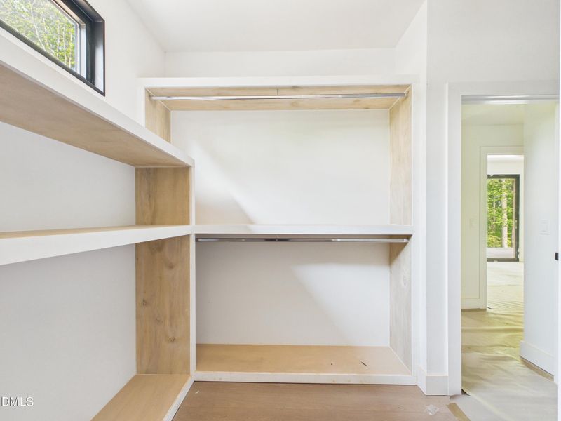 CAM06429G6-PR0015-STILL026