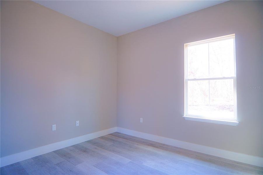 Spacious, unfurnished interior of a new home in , Ocala (Image 9).