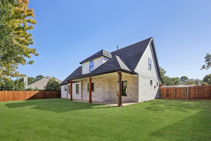 Exterior details and patio area of a home in , Grapevine (Image 25).