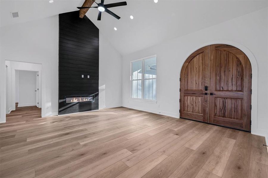 Spacious, unfurnished interior of a new home in , Savoy (Image 20). Spacious, unfurnished interior of a new home in , Savoy (Image 20).