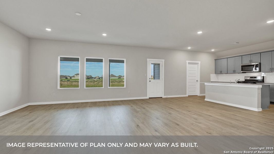 Spacious, unfurnished interior of a new home in Sonoma Oaks, Fredericksburg (Image 11). Spacious, unfurnished interior of a new home in Sonoma Oaks, Fredericksburg (Image 11).