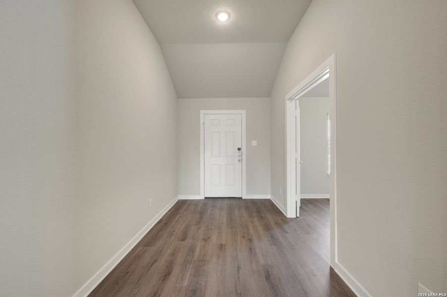 Spacious, unfurnished interior of a new home in Winding Brook, San Antonio (Image 33). Spacious, unfurnished interior of a new home in Winding Brook, San Antonio (Image 33).