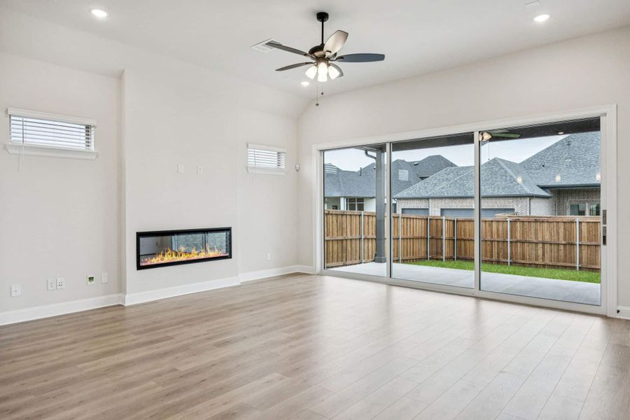 Spacious, unfurnished interior of a new home in Talia, Mesquite (Image 6).