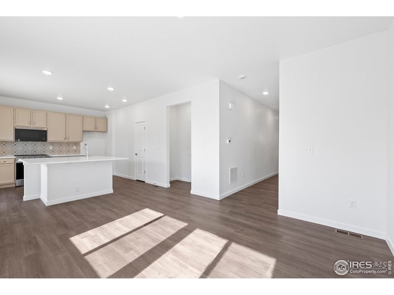 Spacious, unfurnished interior of a new home in Bloom, Fort Collins (Image 12).
