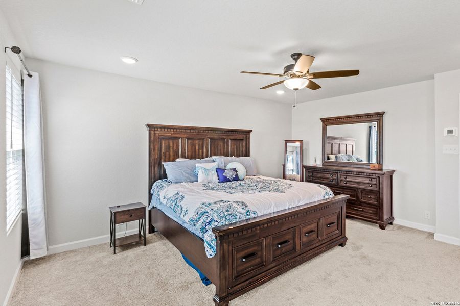 Furnished interior view inside a new home in , Schertz (Image 8).
