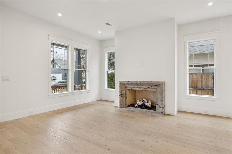 Spacious, unfurnished interior of a new home in , Dallas (Image 21).