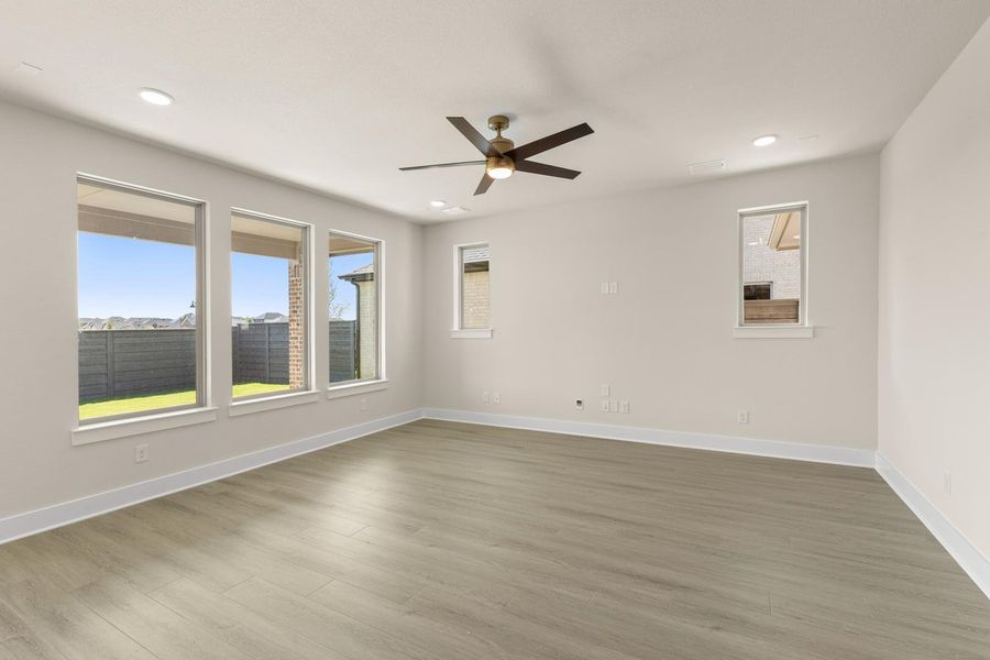 Spacious, unfurnished interior of a new home in Garden Collection at Union Park, Little Elm (Image 13).