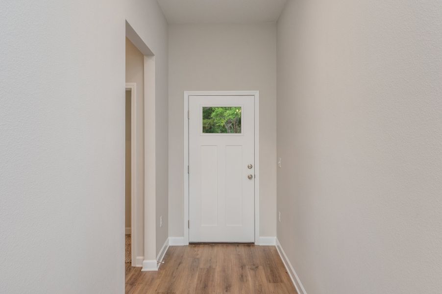 Spacious, unfurnished interior of a new home in Blossom Grove, Crestview (Image 13).