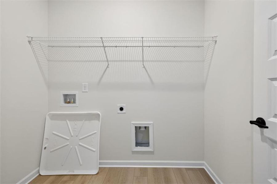 Spacious, unfurnished interior of a new home in Sanders Park, Austell (Image 24).