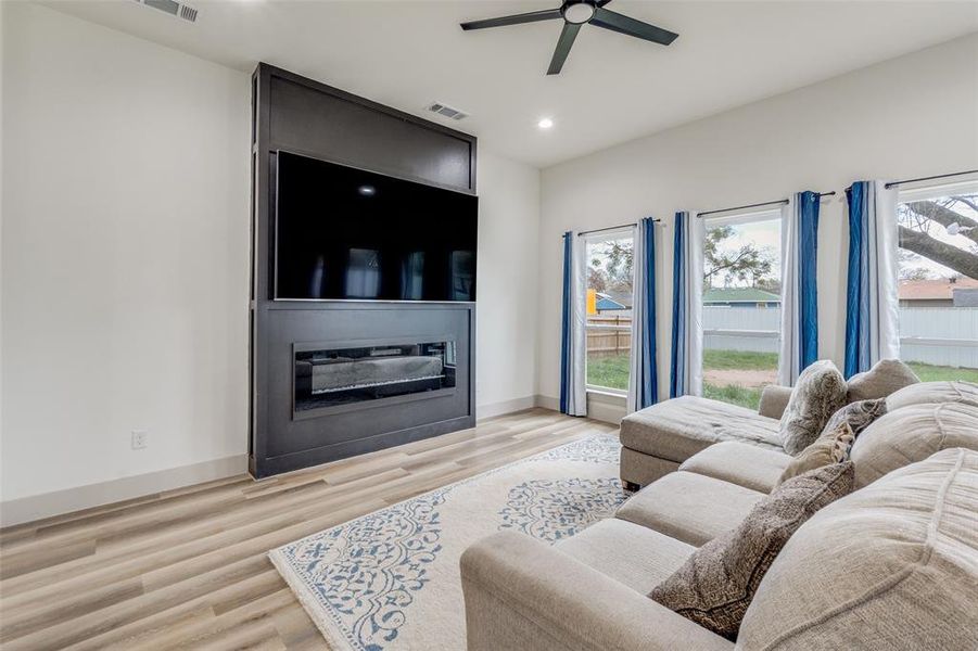 Furnished interior view inside a new home in , Dallas (Image 23).