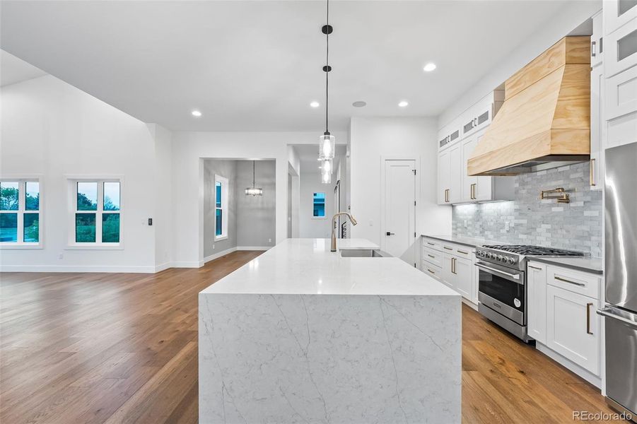 Furnished interior view inside a new home in , Lakewood (Image 14).
