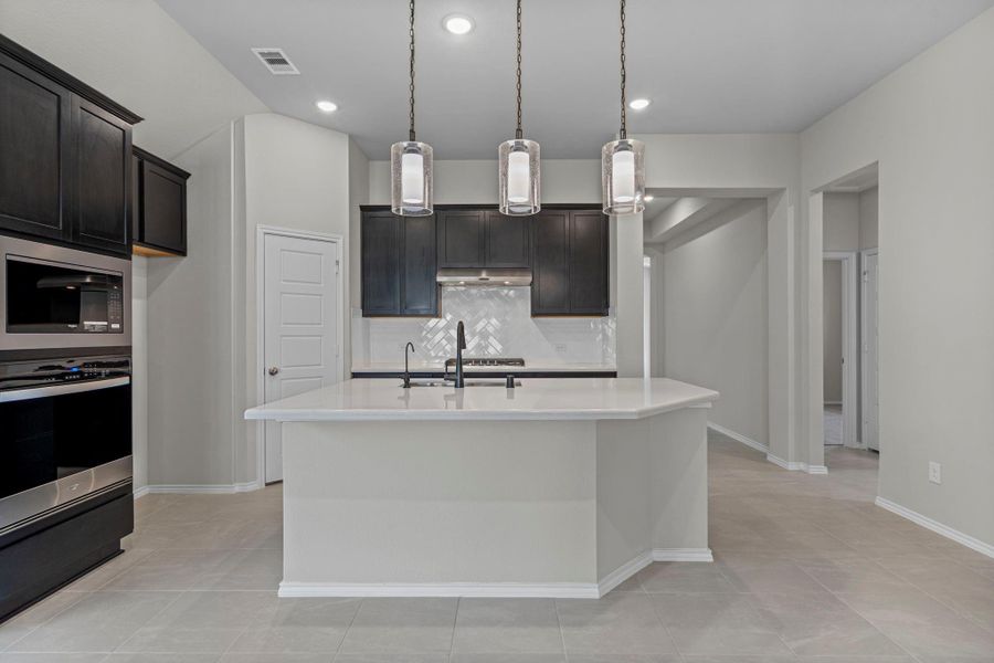 Furnished interior view inside a new home in Grand Central Park, Conroe (Image 8). Furnished interior view inside a new home in Grand Central Park, Conroe (Image 8).