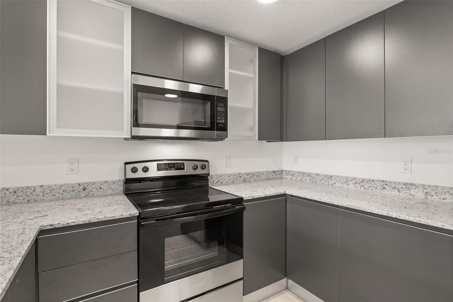 Furnished interior view inside a new home in , Orlando (Image 9).