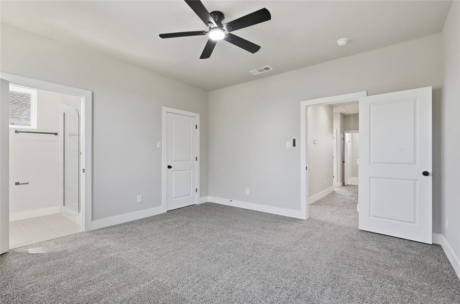 Spacious, unfurnished interior of a new home in , Cleburne (Image 21).