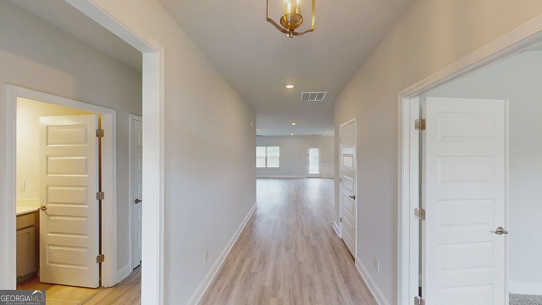 Spacious, unfurnished interior of a new home in Holliday Pass, Griffin (Image 13).