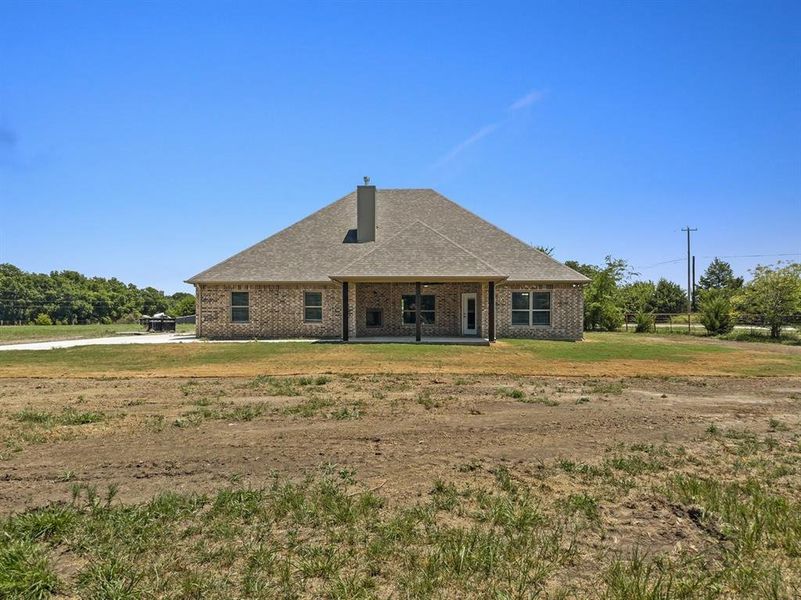 Exterior details and patio area of a home in , Ector (Image 21).
