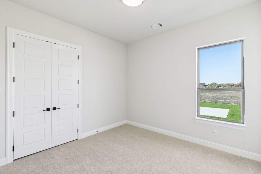 Spacious, unfurnished interior of a new home in Lakeway Estates, Waxahachie (Image 30). Spacious, unfurnished interior of a new home in Lakeway Estates, Waxahachie (Image 30).