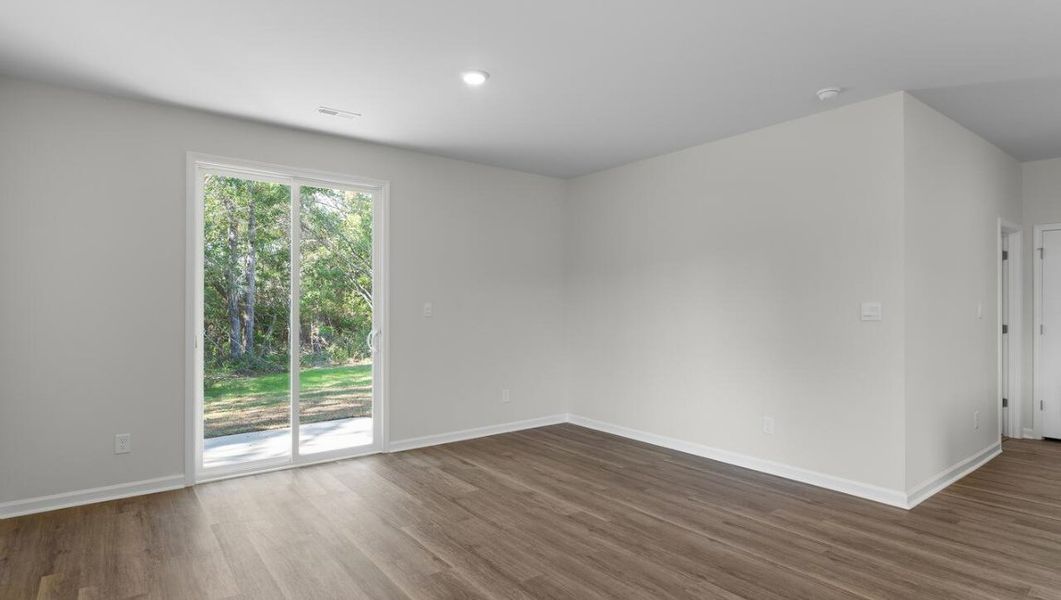 Spacious, unfurnished interior of a new home in The Preserve at Tidewater, Sneads Ferry (Image 17).