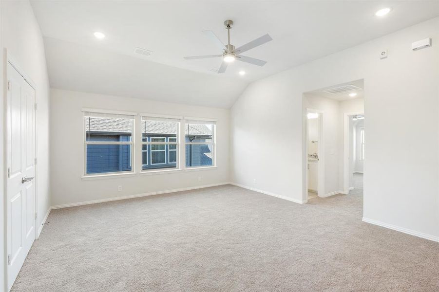 Spacious, unfurnished interior of a new home in Union Park Classic 60, Little Elm (Image 37). Spacious, unfurnished interior of a new home in Union Park Classic 60, Little Elm (Image 37).