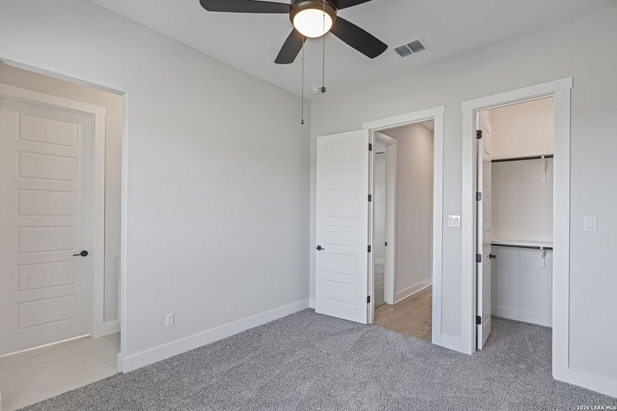 Spacious, unfurnished interior of a new home in Potranco West, Castroville (Image 16).