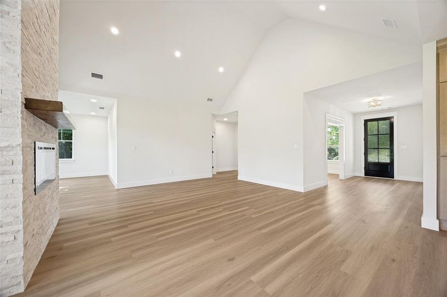 Spacious, unfurnished interior of a new home in , Pottsboro (Image 18).