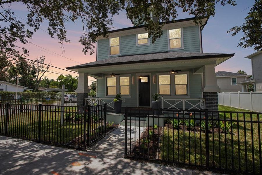 Exterior details and patio area of a home in , Tampa (Image 33).