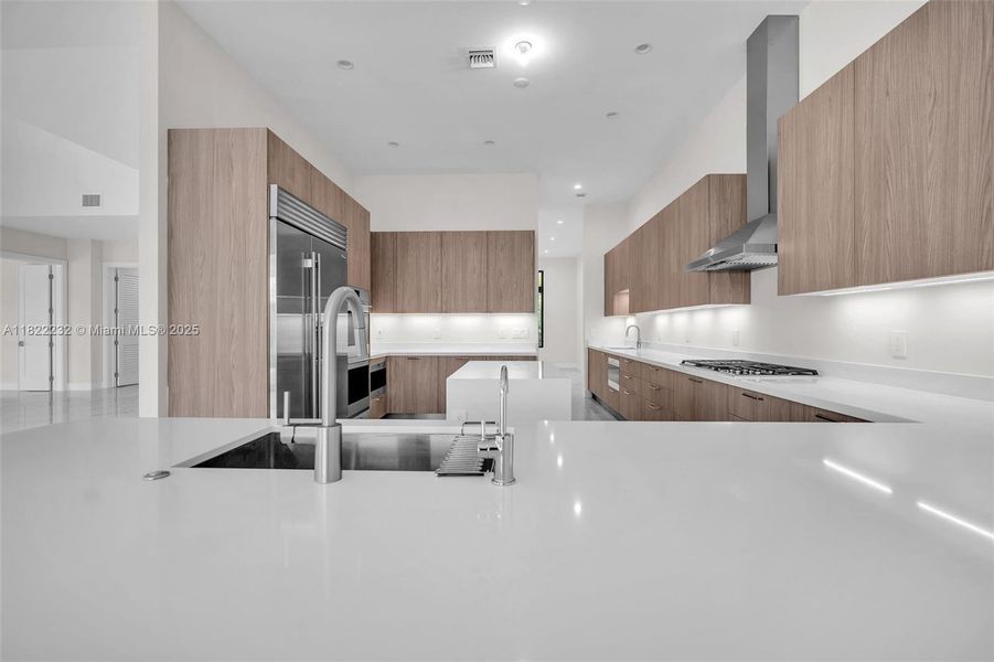 Furnished interior view inside a new home in , Hollywood (Image 17).