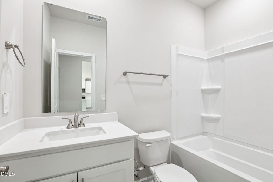 14-web-or-mls-Raleigh- River Glen-38 Hof